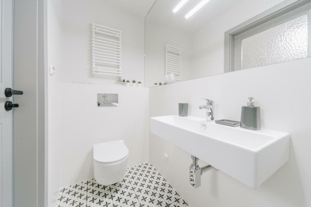 M5 Main Square Stylish One Bedroom クラクフ エクステリア 写真